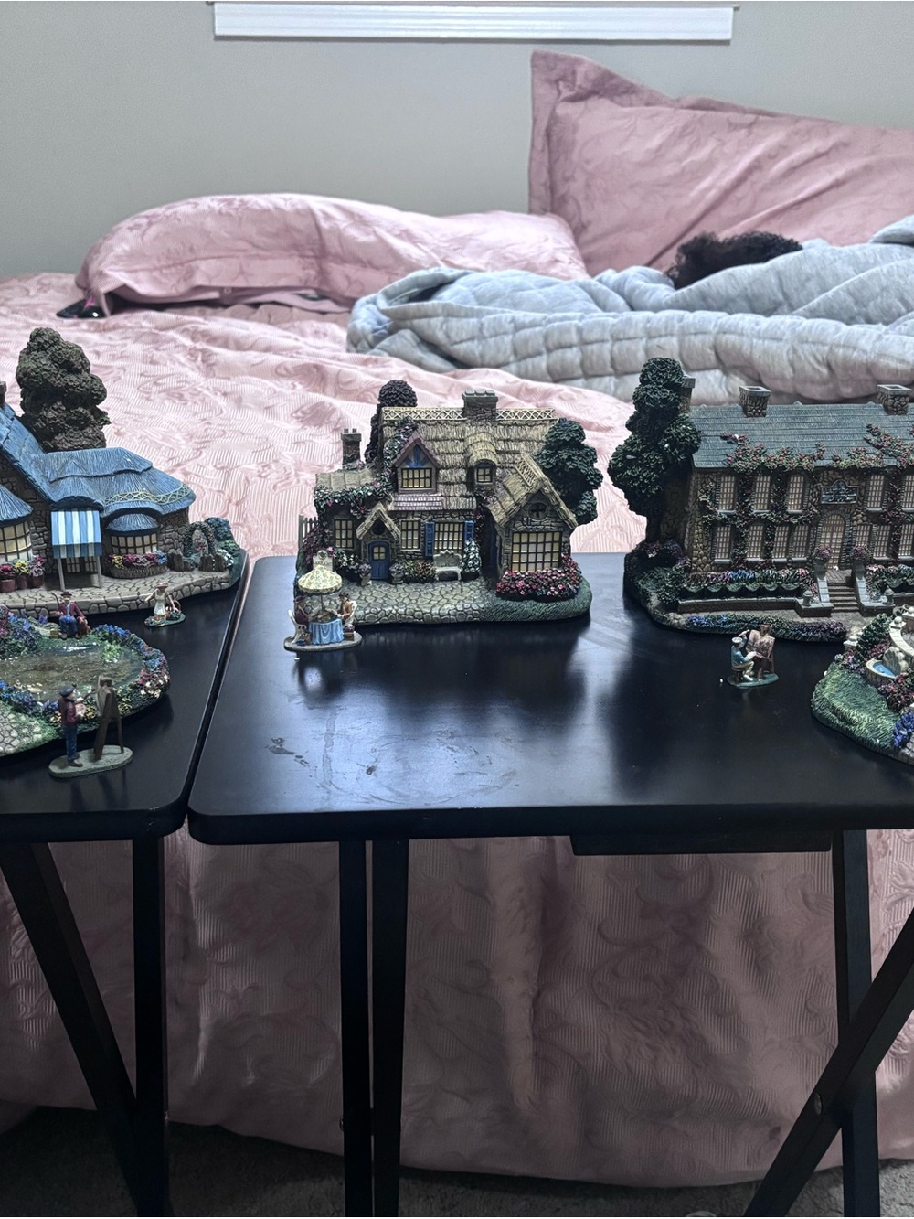 Thomas Kinkade Hawthorne Village Collection